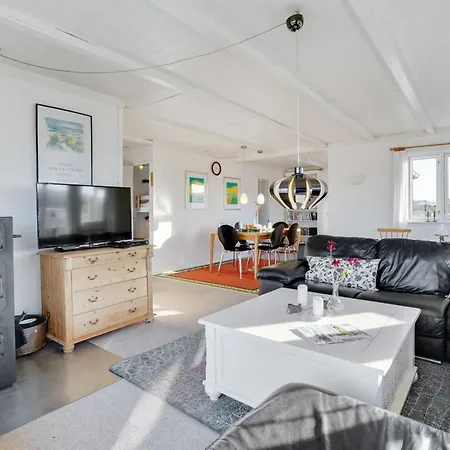 Meike - 300m From The Sea By Interhome *